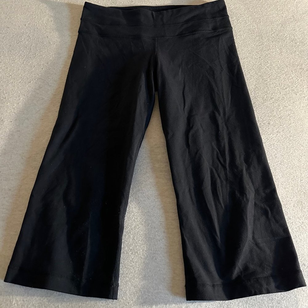 Lululemon Athletica Active Capri in Black Size 8